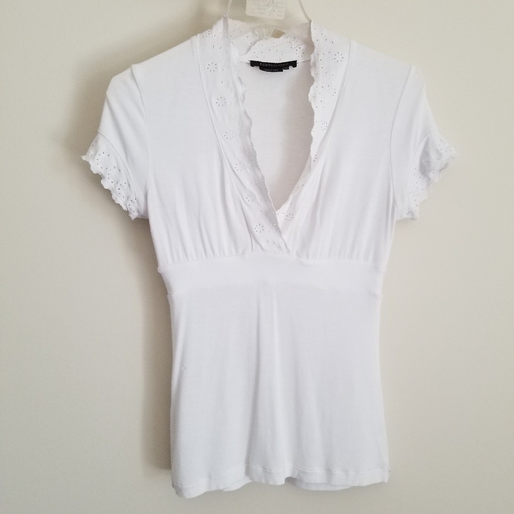 BCBGMAXAZRIA White V-Neck Detailed Top Size XS